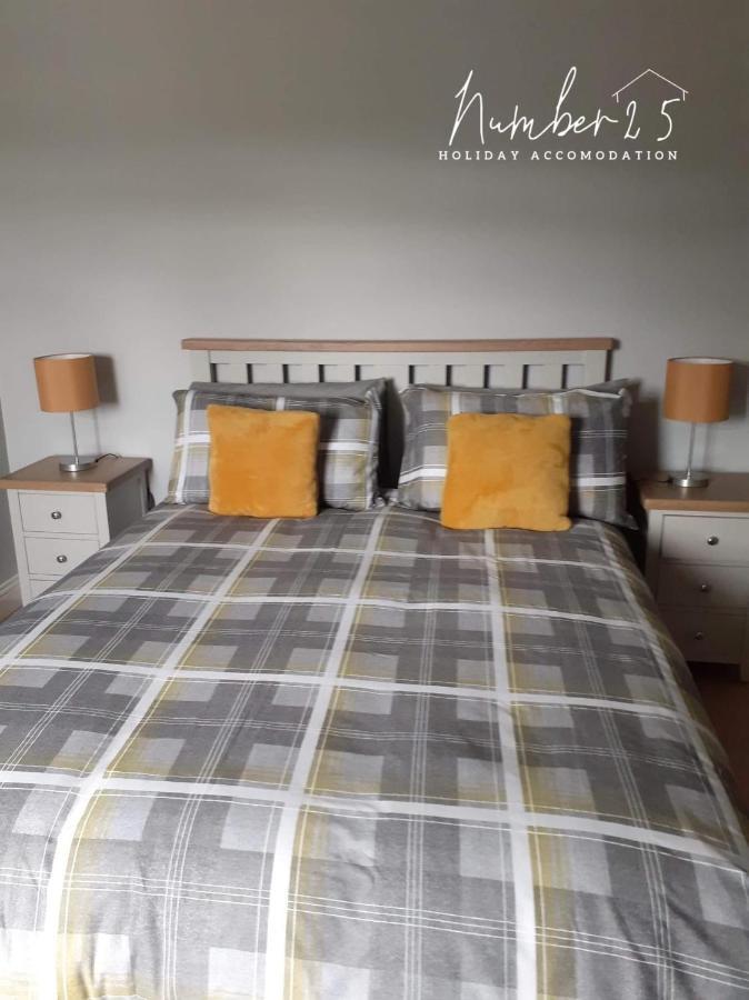 Number 25 Self Catering Apartments Ederney Ardess المظهر الخارجي الصورة