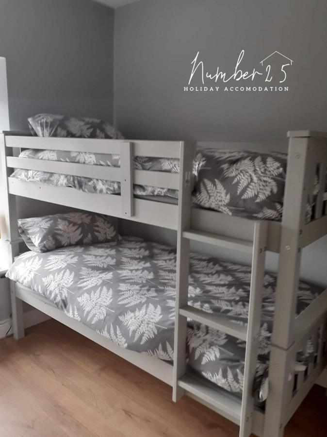 Number 25 Self Catering Apartments Ederney Ardess المظهر الخارجي الصورة